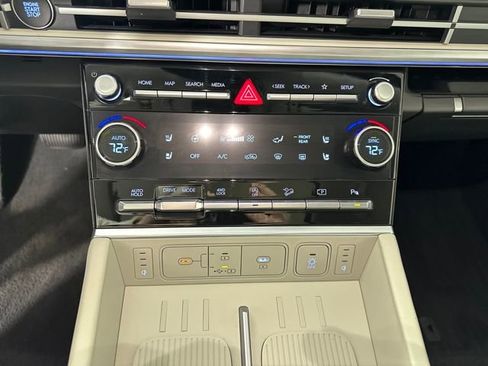 Used 2024 Hyundai Santa Fe Calligraphy image 23