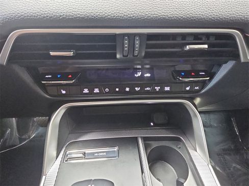 Used 2024 MAZDA CX-90 3.3 Turbo w/ Preferred Plus image 23