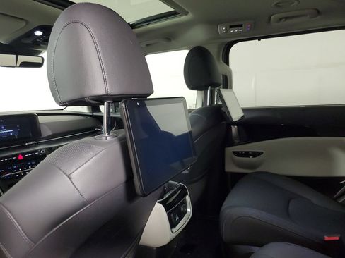 Used 2024 Kia Carnival SX Prestige FWD image 13
