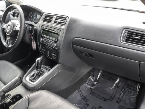 Used 2014 Volkswagen Jetta SE image 31