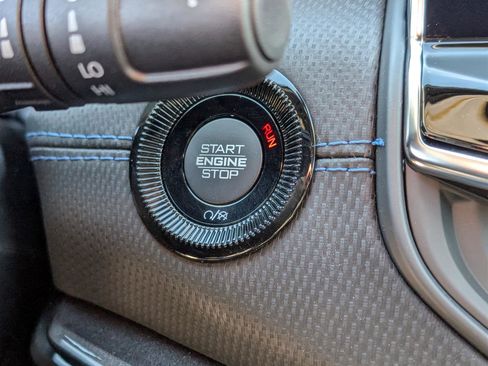 New 2025 Jeep Compass Latitude w/ Sun & Sound Group image 19