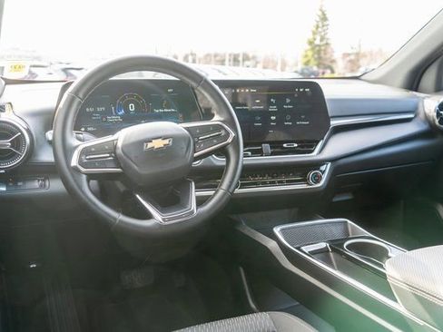 Used 2025 Chevrolet Equinox LT image 13