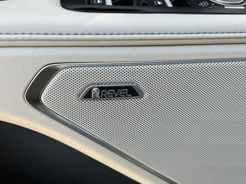 New 2025 Lincoln Nautilus Premier w/ Equipment Group 102A image 26