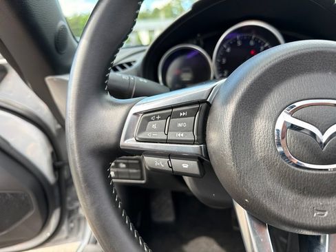 Used 2025 MAZDA MX-5 Miata RF Club w/ Weather Package RWD image 19