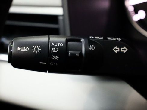 New 2025 Mitsubishi Outlander SE image 9