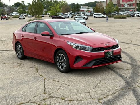 Used 2023 Kia Forte LXS w/ LXS Technology Package FWD image 1