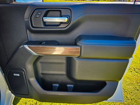 Used 2020 Chevrolet Silverado 1500 LT Trail Boss image 39