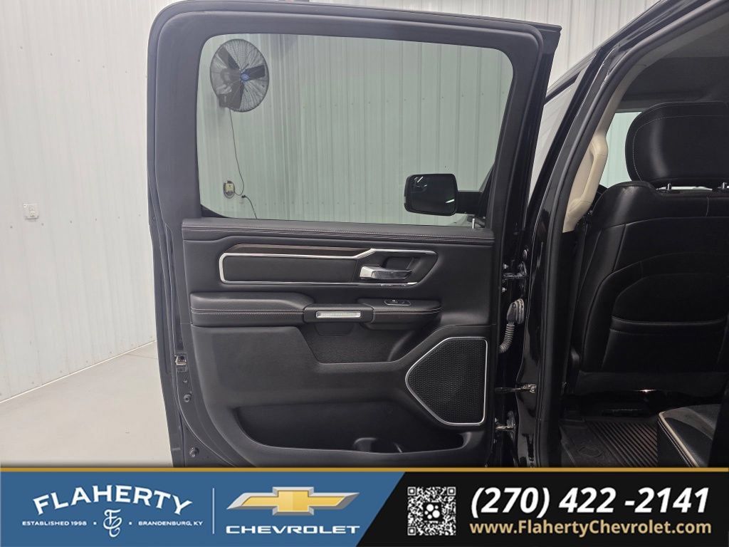 Used 2022 RAM 1500 Laramie AWD/4WD image 9