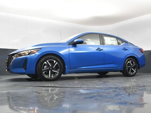 Used 2025 Nissan Sentra SV w/ Trunk Package image 38