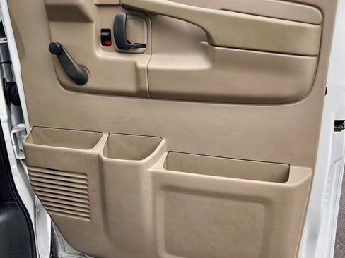 Used 2006 Chevrolet Express 2500 image 15