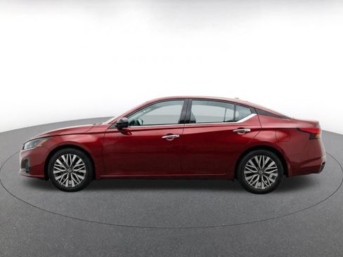 Used 2025 Nissan Altima 2.5 SV FWD image 4