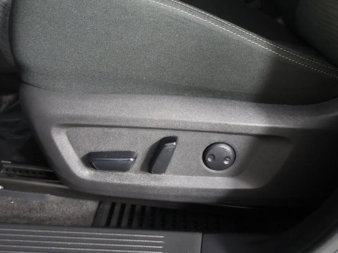Used 2023 Nissan Rogue SV AWD/4WD image 28