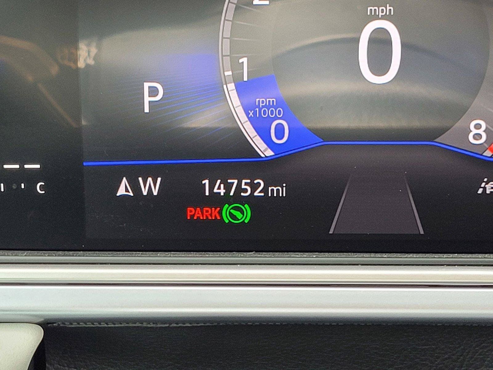 Certified 2025 Volkswagen Taos SE FWD image 31