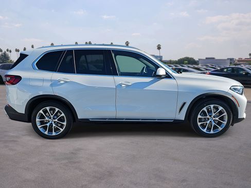 Certified 2023 BMW X5 sDrive40i w/ Premium Package image 4