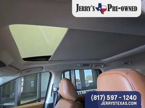 Used 2023 Nissan Pathfinder Platinum w/ Lighting Package (N92) image 8