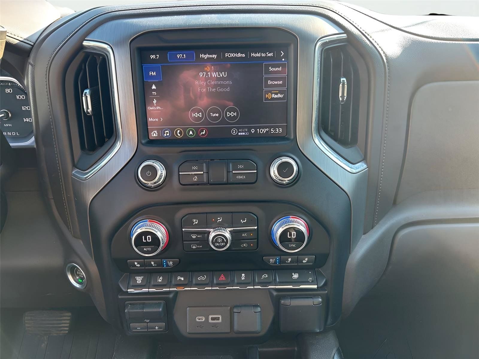 Used 2021 GMC Sierra 3500 Denali w/ Denali Ultimate Package AWD/4WD image 25