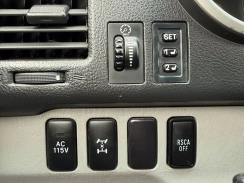 Used 2006 Toyota 4Runner Limited AWD/4WD image 29