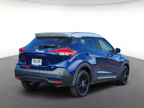 Used 2020 Nissan Kicks SR w/ SR Premium Package FWD image 3