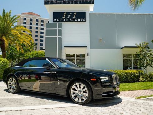 Used 2016 Rolls-Royce Dawn image 1