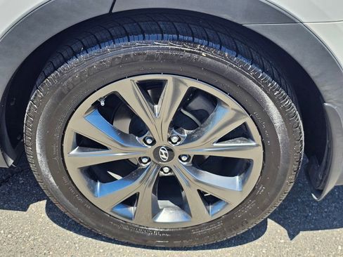 Used 2018 Hyundai Santa Fe Sport FWD image 9