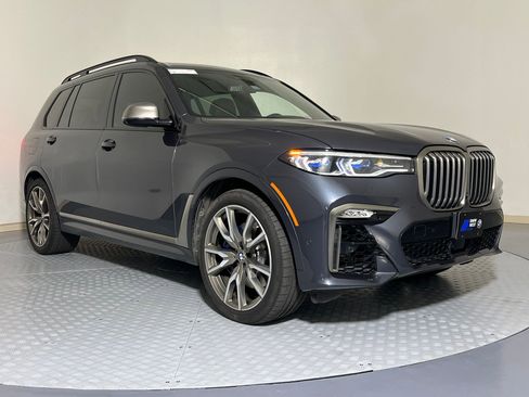 Used 2021 BMW X7 M50i image 6