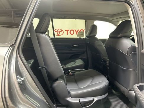 Used 2026 Toyota Grand Highlander AWD image 16