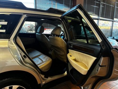 Used 2018 Subaru Outback 2.5i Limited image 62