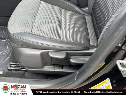 Certified 2025 Chevrolet Trax LT w/ LT Convenience Package FWD image 19
