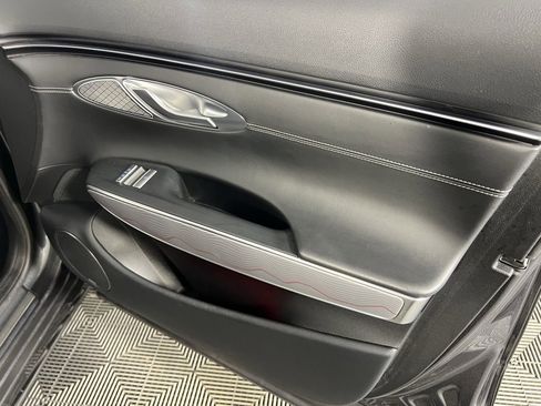 Used 2022 Genesis GV70 2.5T w/ Advanced Package image 37