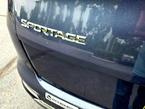 Used 2021 Kia Sportage LX FWD image 7