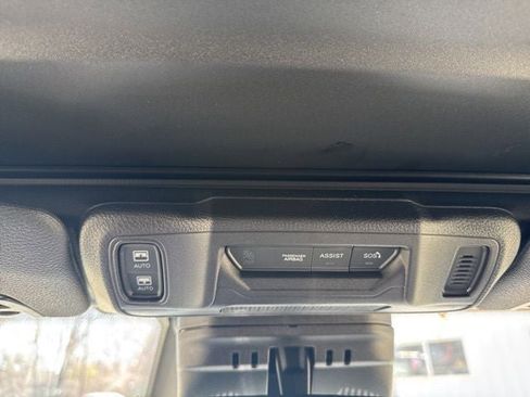 Used 2026 Jeep Wrangler Unlimited Sport AWD/4WD image 32