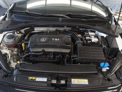 Used 2024 Volkswagen Jetta GLI 40th Anniversary Edition image 43