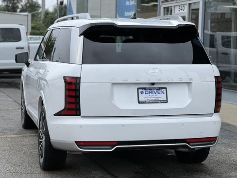 Used 2026 Hyundai Palisade Calligraphy FWD image 3