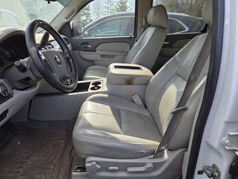 Used 2011 Chevrolet Avalanche LT image 8