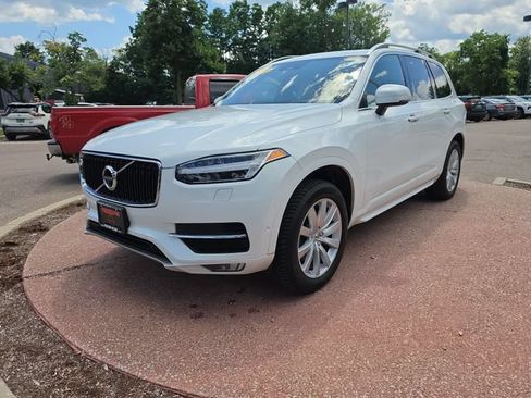Used 2018 Volvo XC90 T6 Momentum w/ Convenience Package AWD/4WD image 1