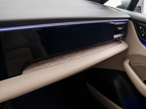 Certified 2025 Porsche Macan Electric image 30