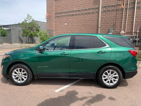 Used 2019 Chevrolet Equinox LT w/ Driver Convenience Package FWD image 4