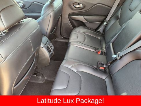 Used 2021 Jeep Cherokee Latitude Lux w/ Comfort/Convenience Group AWD/4WD image 40
