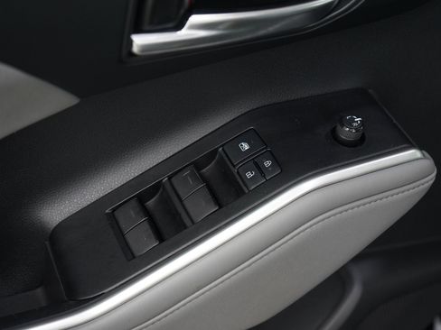 Used 2021 Toyota Highlander XLE image 22