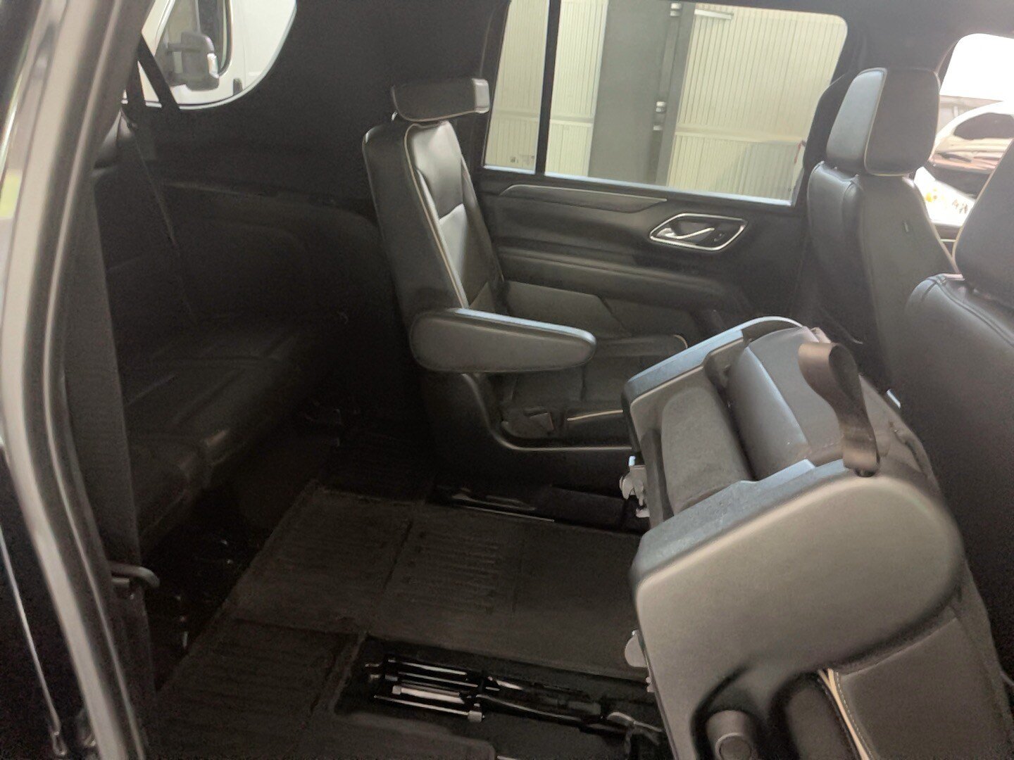 Used 2023 GMC Yukon XL SLT w/ SLT Premium Package AWD/4WD image 29