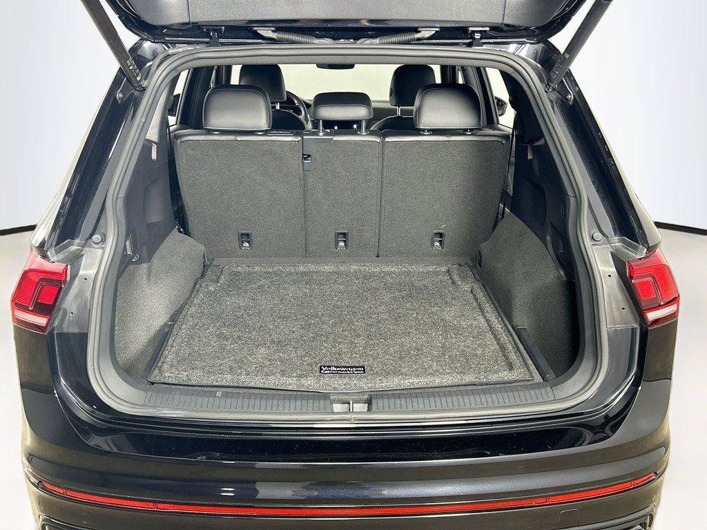 Certified 2024 Volkswagen Tiguan SE R-Line AWD/4WD image 26