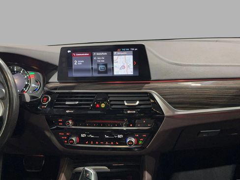 Used 2018 BMW 540i xDrive image 39