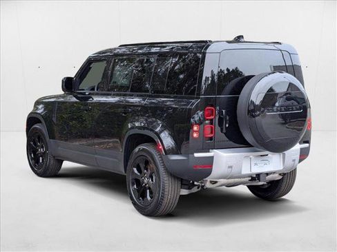 New 2025 Land Rover Defender 110 S image 9