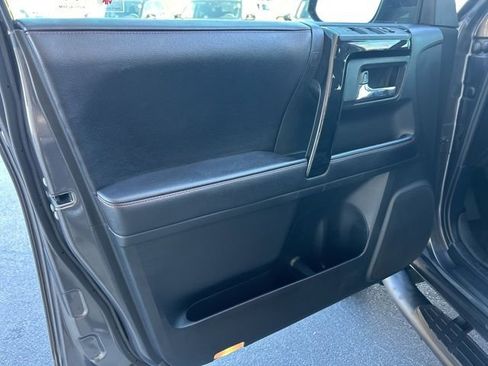 Used 2017 Toyota 4Runner TRD Off-Road image 15