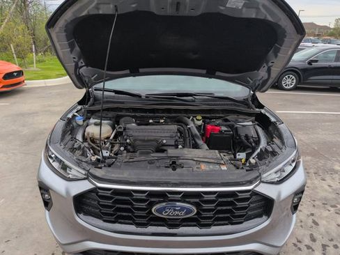 Certified 2023 Ford Escape ST-Line Select AWD/4WD image 12
