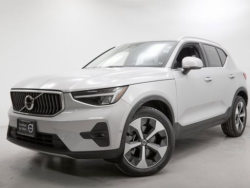 Used 2023 Volvo XC40 B5 Ultimate w/ Protection Package Premier image 2