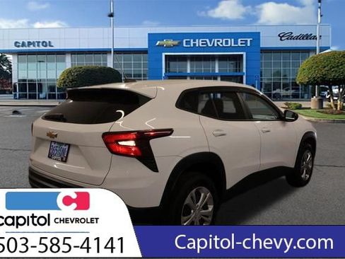 Used 2025 Chevrolet Trax LS FWD image 3