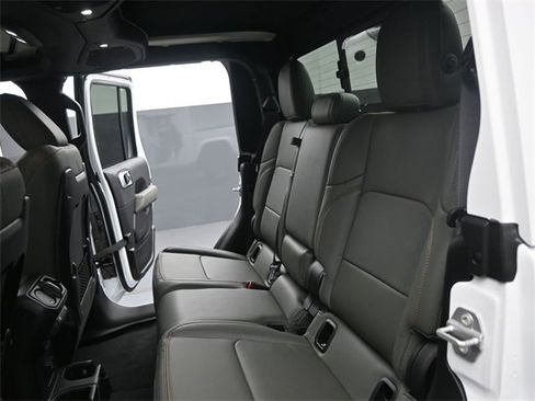 New 2025 Jeep Gladiator Mojave image 19