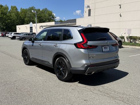 Used 2023 Honda CR-V Sport Touring image 4