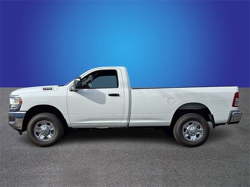 Used 2024 RAM 2500 Tradesman w/ Chrome Appearance Group image 7